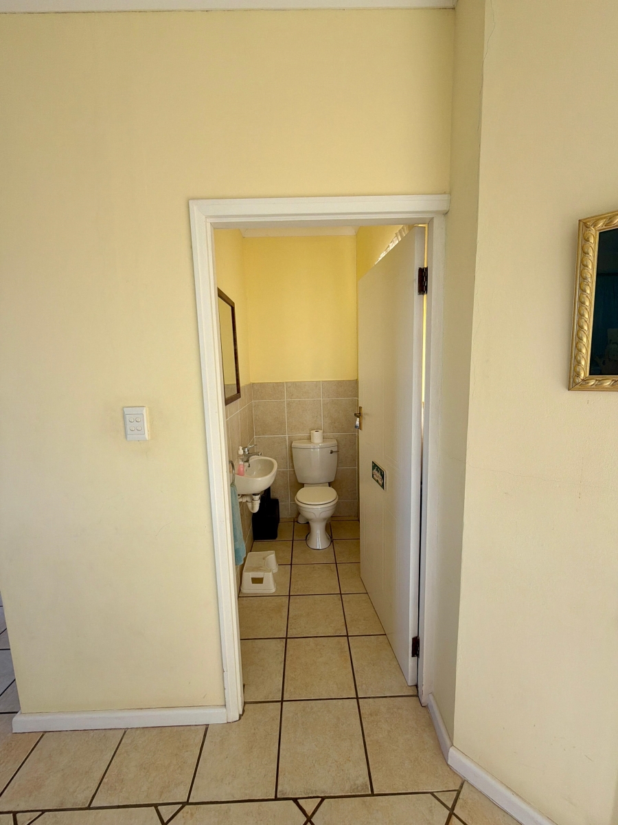 3 Bedroom Property for Sale in Boggomsbaai Western Cape